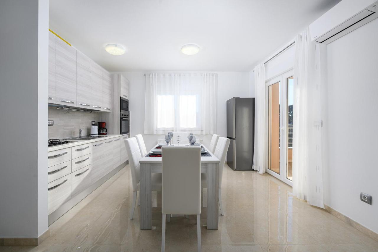Stancija Amorozo 5 Poreč Buitenkant foto