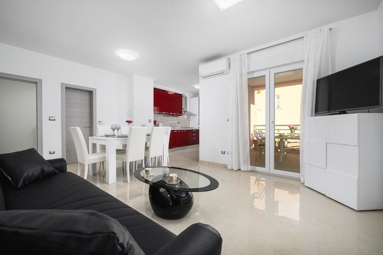 Stancija Amorozo 5 Poreč Buitenkant foto