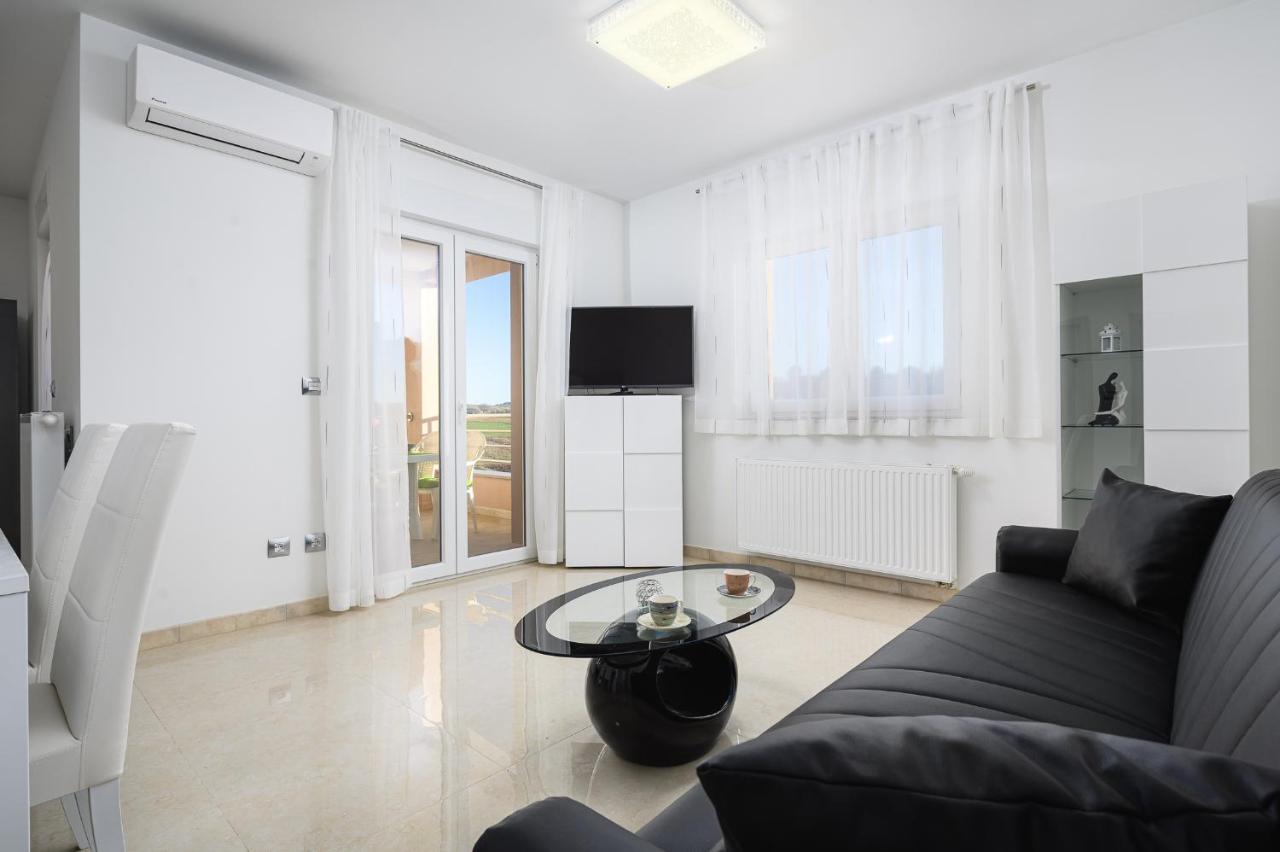 Stancija Amorozo 5 Poreč Buitenkant foto