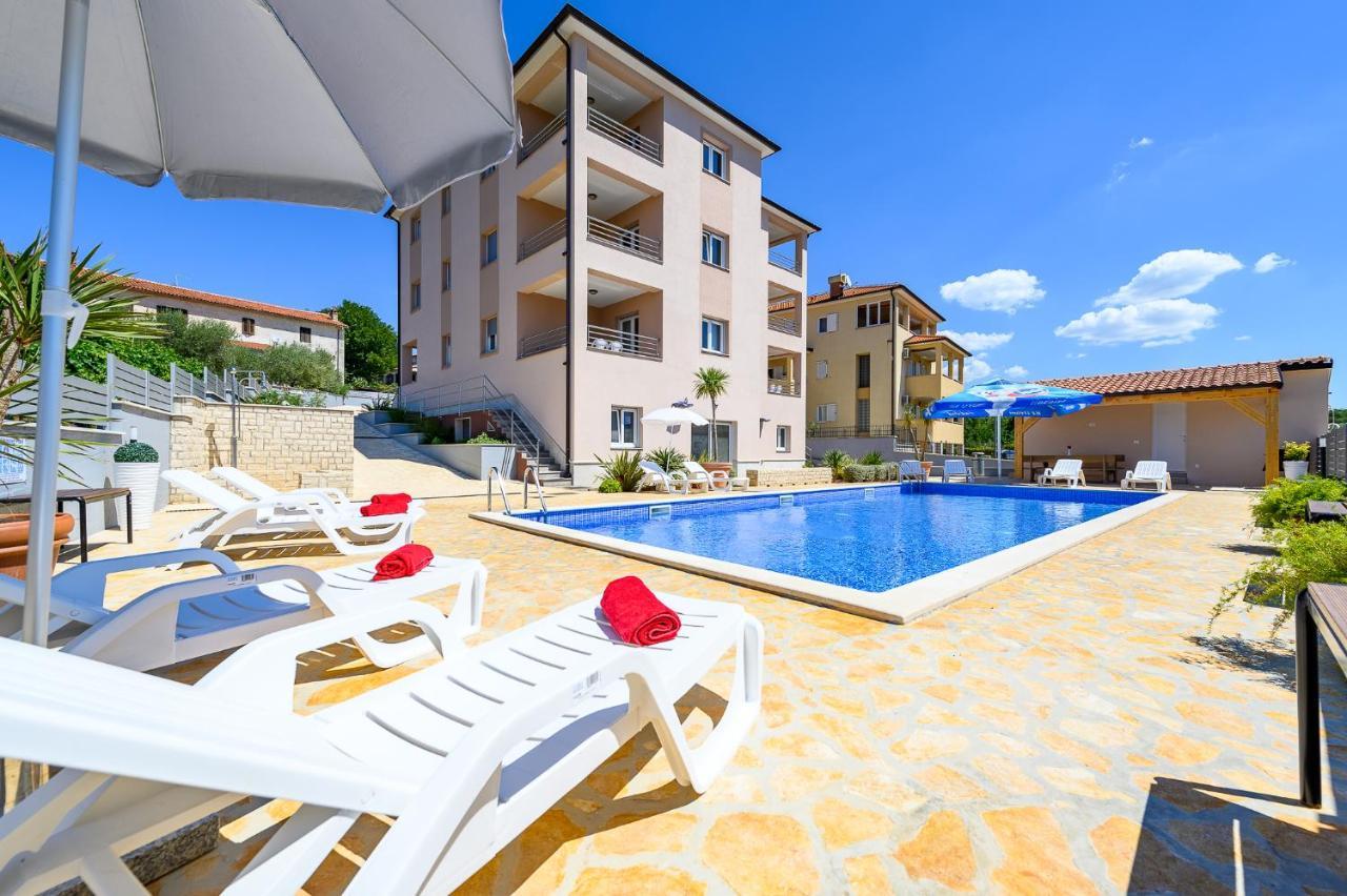 Stancija Amorozo 5 Poreč Buitenkant foto