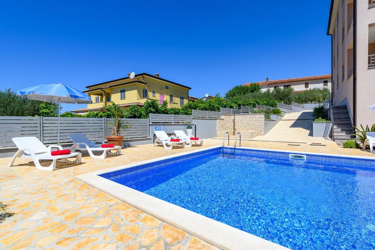 Stancija Amorozo 5 Poreč Buitenkant foto