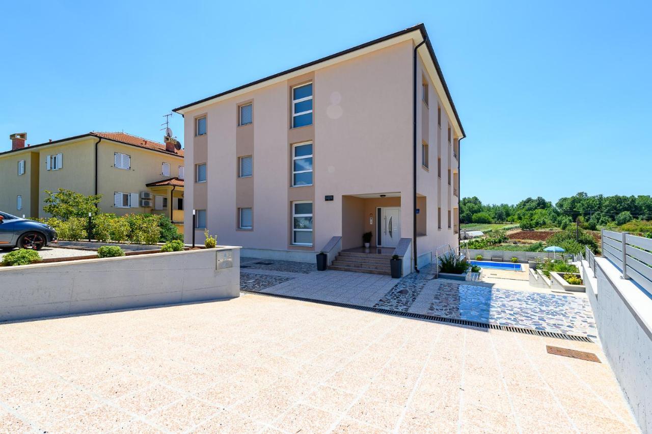 Stancija Amorozo 5 Poreč Buitenkant foto
